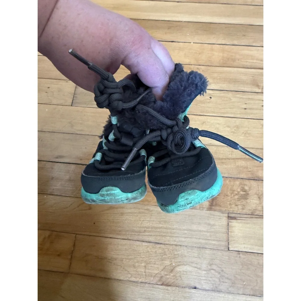 Nike Roshe One Hi Sneakerboots Girls Fur lined grey and teal youth‎